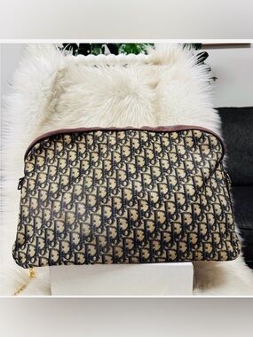 Dior Navy Monogram Trotter/Oblique Diorissmo Messenger Crossbody Bag. Authentic